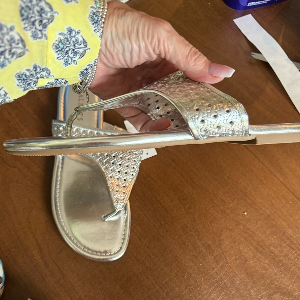 NWT Talbots Metallic Silver Woven Sandals SZ 9 Never Worn - Picture 8 of 12
